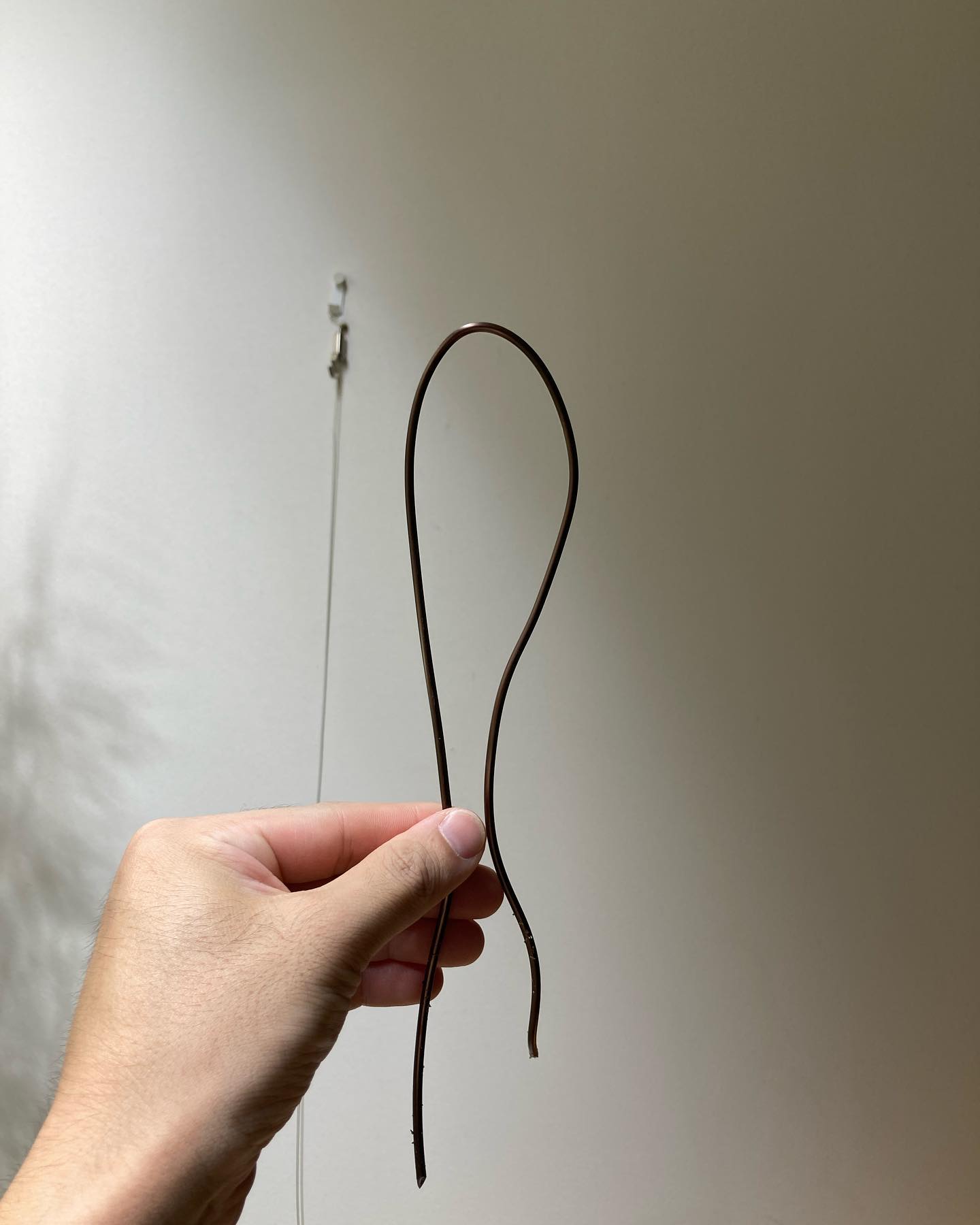 U字型に曲げたアルミワイヤー